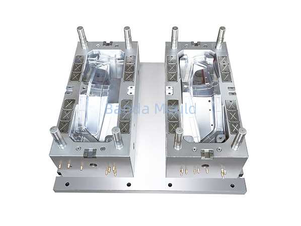 Tail lamp mould