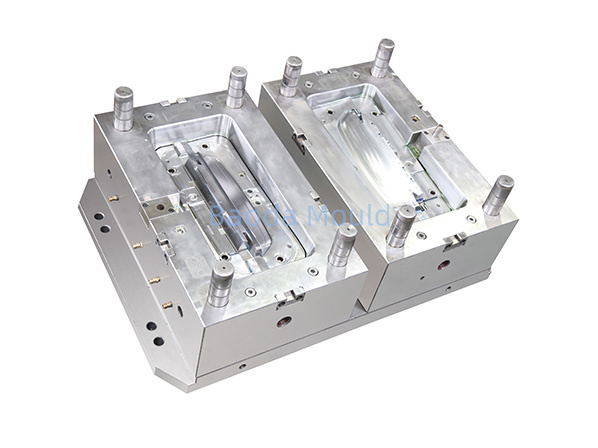 Tail lamp mould